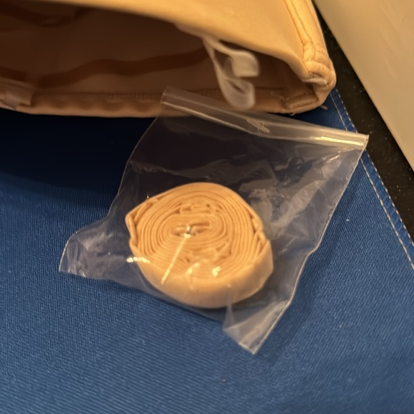 Vanity fair woman’s far away bra size 40 D - Picture 6 of 7